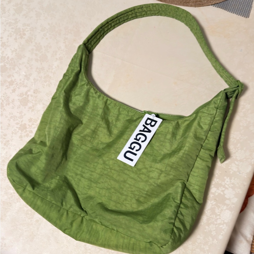 BAGGU Women's Hobo Bag in Vibrant Green